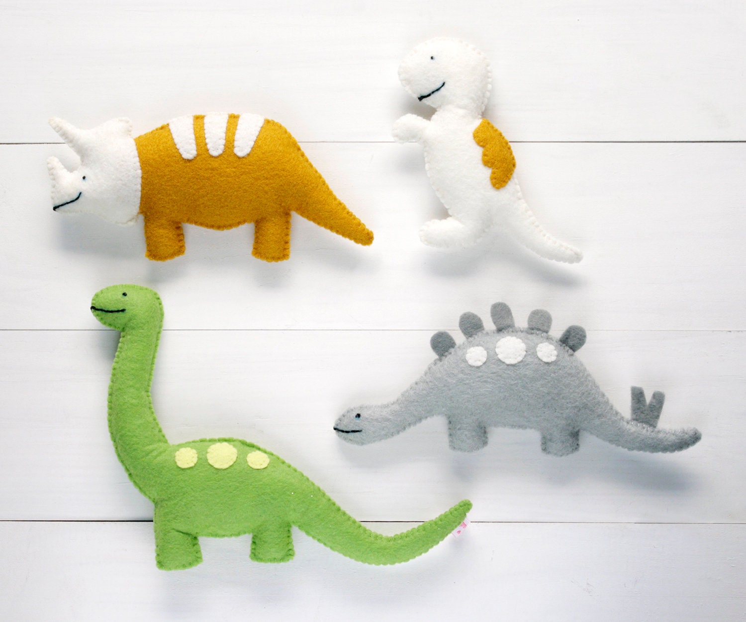 Juguetes de dinosaurios de fieltro Cuatro dinosaurios de - Etsy España Juguetes de dinosaurios de fieltro Cuatro dinosaurios de - Etsy España