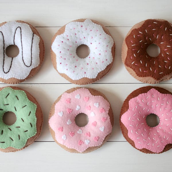 Felt Donuts, Set of 6 Donuts for Pretend Play, Pretend Food, Felt Food, Play Food, Tea Party, Strawberry Vanilla Chocolate Mint Hearts