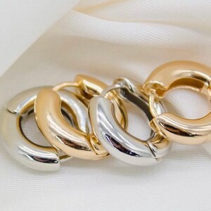 Chunky huggie earrings