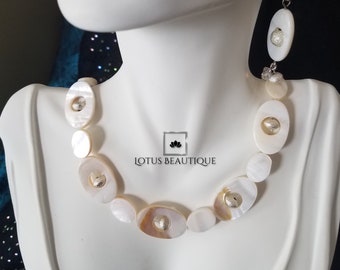 Stunning Pearl Necklace with Matching Earrings