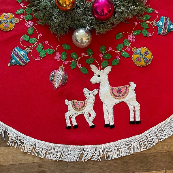Reindeer Fantasy - 1970s Felt, Sequin, Bucilla Christmas Tree Skirt. Vintage Christmas. Handmade, Mid-Century Modern. CUT