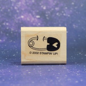 PIN DE SEGURIDAD, sello de goma montado en madera, Stampin' Up!