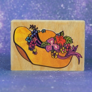 SOMBRERO DE MUJER CON FLORES, Sello de caucho montado