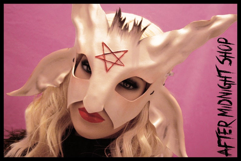 White baphomet leather mask satan devil demon goat blood pentacle cosplay costume masquerade horror macabre pagan gothic halloween fetish