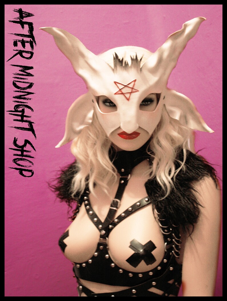 White baphomet leather mask satan devil demon goat blood pentacle cosplay costume masquerade horror macabre pagan gothic halloween fetish