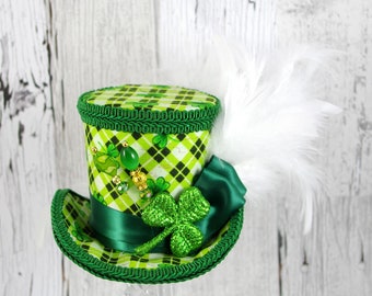 St Patrick's Day Green and White Glitter Shamrock Medium Mini Top Hat Fascinator, Alice in Wonderland, Mad Hatter Tea Party, Derby Hat