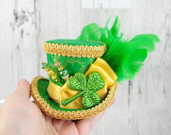 St Patrick's Day - Green and Gold Glitter Shamrock Small Mini Top Hat Fascinator, Alice in Wonderland, Mad Hatter Tea Party, Derby Hat