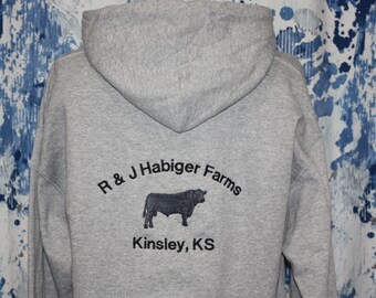 Sudadera con capucha de vaca de carne Angus/Simmental - Camisa bordada personalizada - Nombre de la granja - Bordado de vaca negra