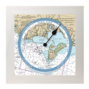 Relógio de marés de Hyannis Harbor, MA, carta náutica, para pendurar ou ficar de pé, moldura de madeira, ideia para presente.