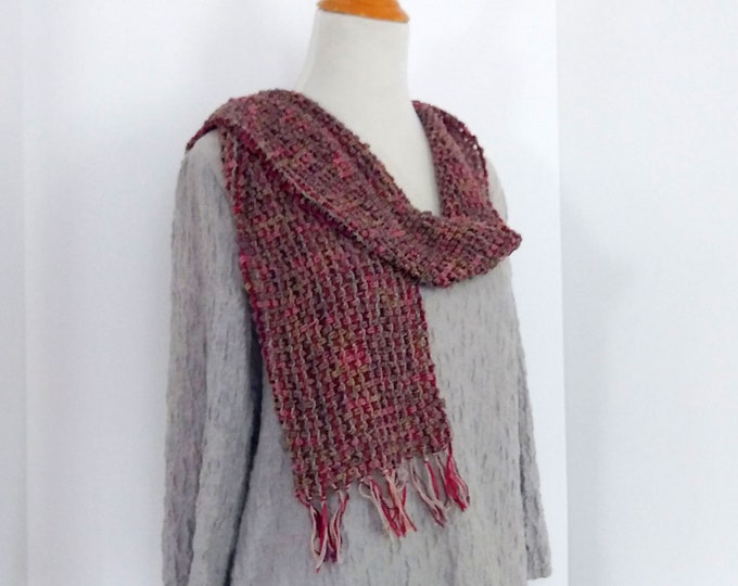 Open-weave scarf in red and gray hand-crafted in a lightweight mesh weave