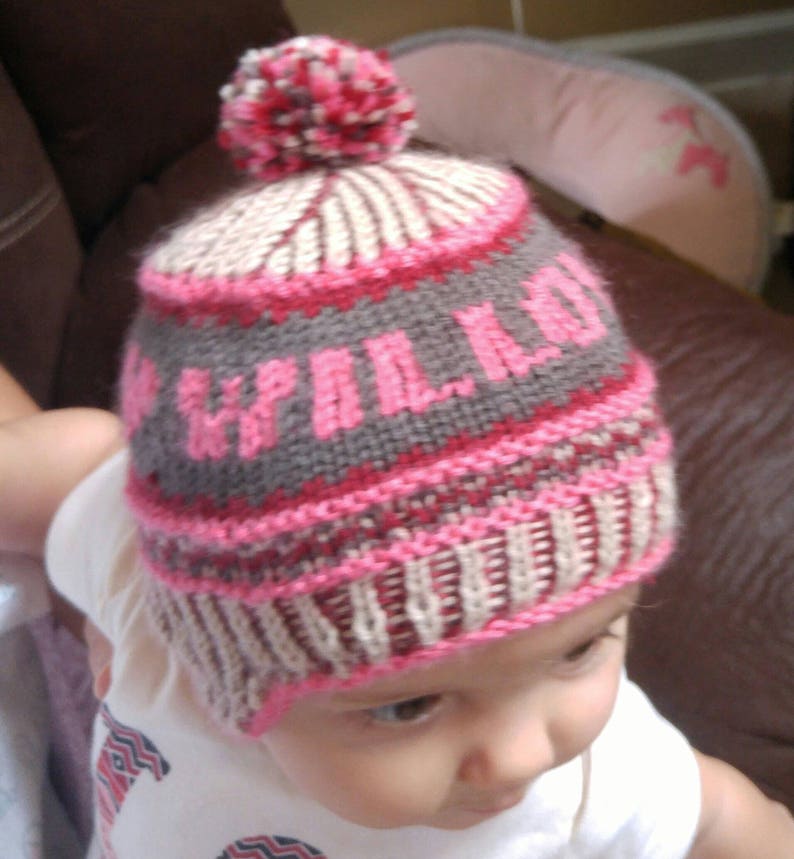 Knit baby girl hat with name, personalized baby girl hat, named baby girl hat, handknit girl hat with pompom, bespoke baby shower gift image 4