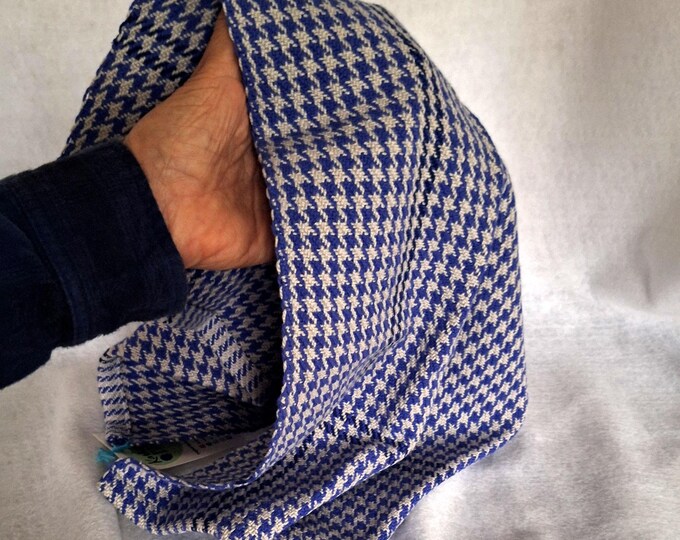 Handwoven cotton kitchen towel, 16.5 x 23 inches, purply blue and gray houndstooth checks, powder room hand towel, cottagecore, gift for mom