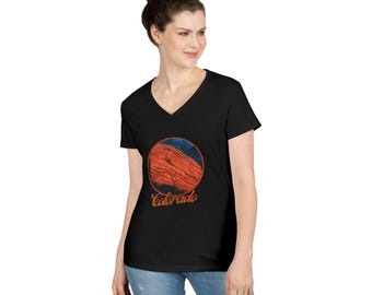 Red Rocks Morrison Colorado V-Neck Women's T-Shirt | Retro Scenic Vibes