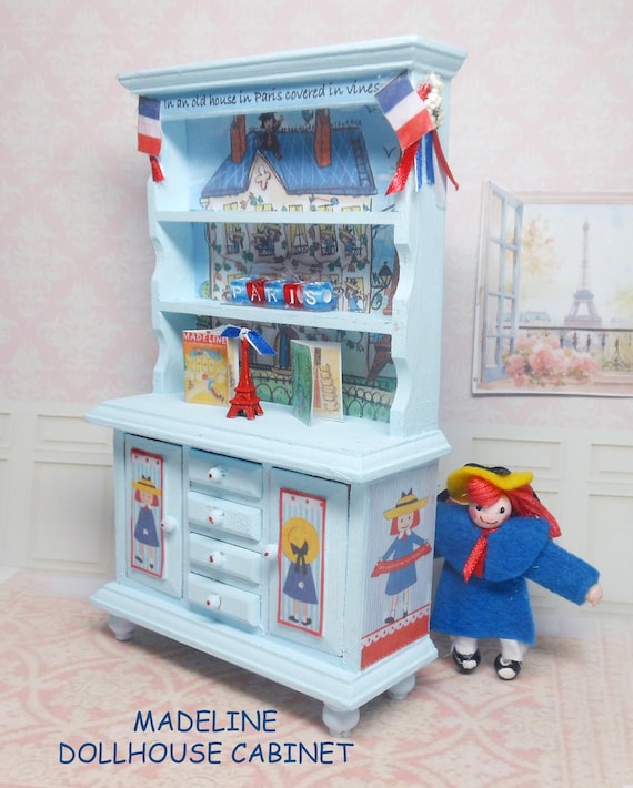 Old House in Paris Madeline Doll House for 8