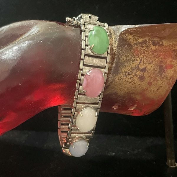 Sarah Coventry 1966 "Party Pastels" Glass & Silver Tone Bookchain Bracelet, Prong Set Opalescent Glass Stones