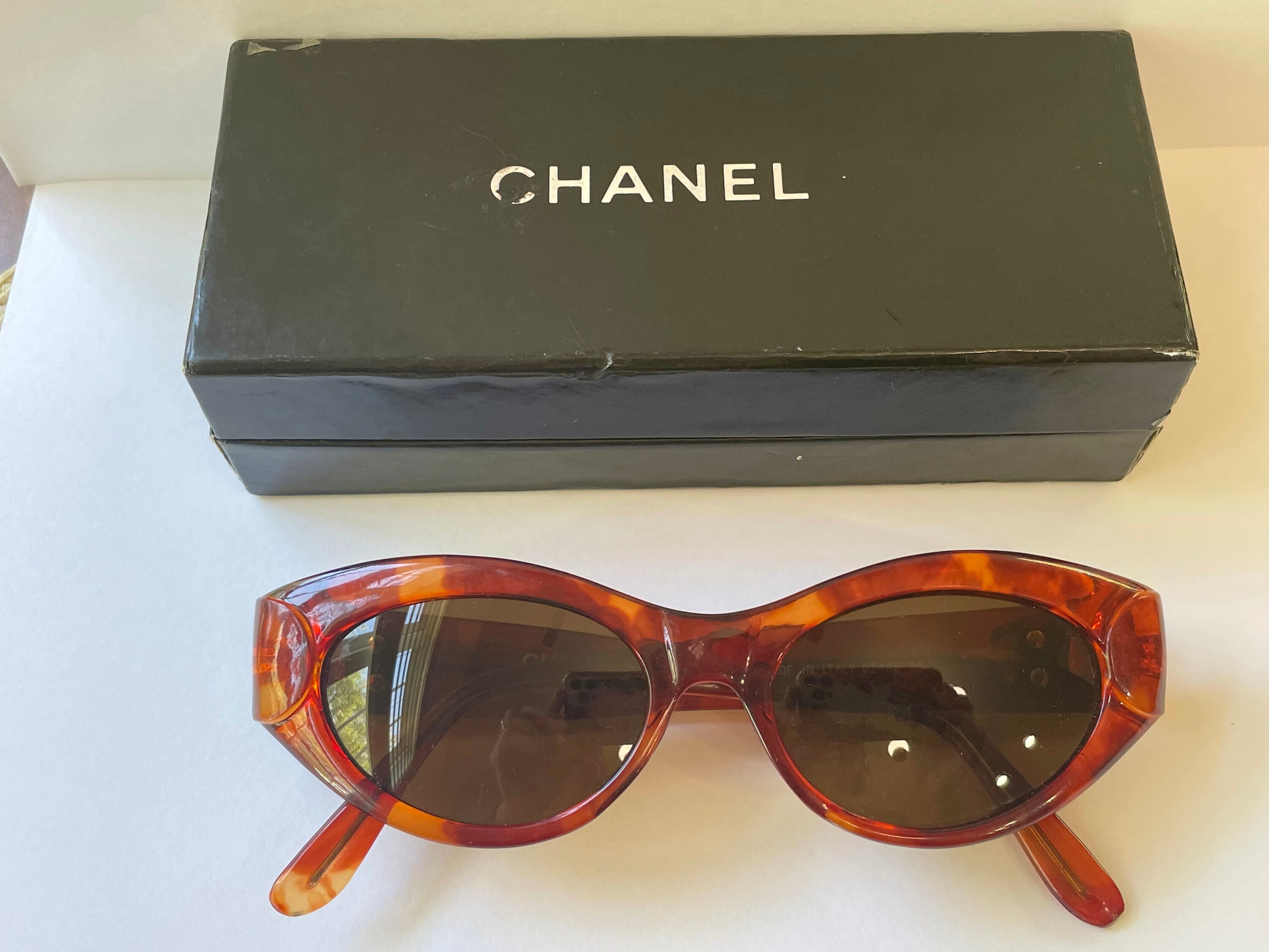 Vintage Chanel Sunglasses Faux Tortoise Frame Original Box 