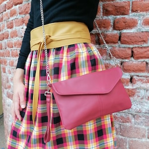 Umschlag-Clutch, elegante Handtasche, aus weichem weinfarbenem Öko-Leder