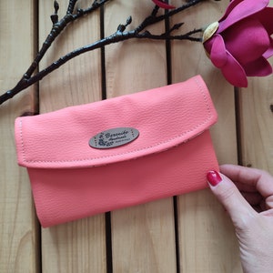 Cartera grande para mujer en ecopiel - interior en tejido estampado CORAL/GREY VARIANT