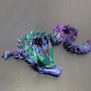 Drago di cristallo tricolore da 24" - Rosso, Verde e Blu Flexi di Cinderwing - Giocattolo articolato - Decorazione da scrivania stampata in 3D - Regalo per gli amanti dei draghi