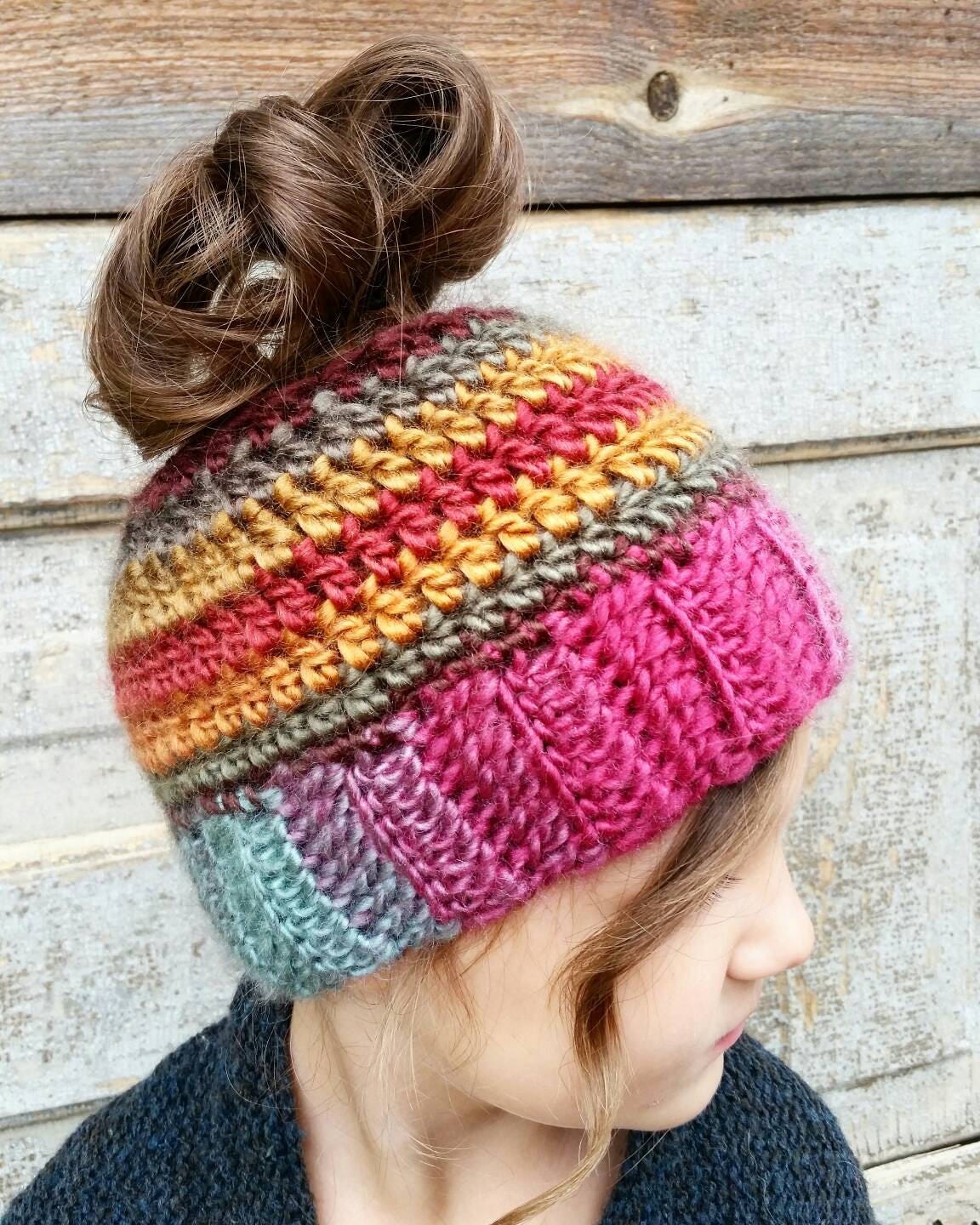 ponytail-hat-crochet-pattern-messy-bun-beanie-pattern-free