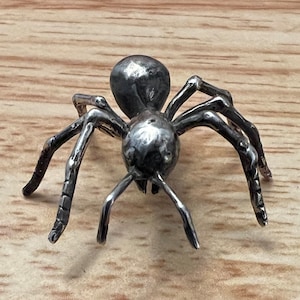 Handmade Sterling Silver Ant Sculpture: Realistic Nature Art