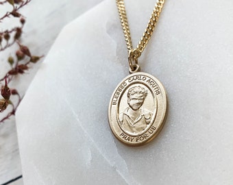 Collar de San Carlos Acutis – Colgante chapado en oro de 14 kt, joyería católica de reliquia