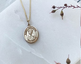 Collar mediano de San Carlos Acutis - Colgante chapado en oro de 14 kt - Joyería católica de reliquia - Patrón de Internet y la Juventud