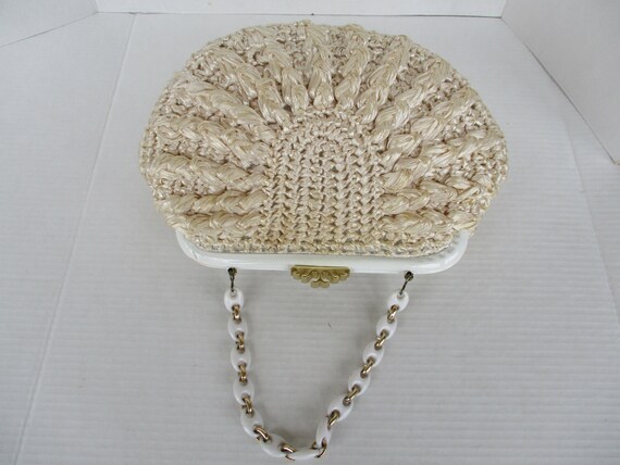 TRIANGLE BAG 26 IN BEIGE WOVEN RAFFIA GOLD CHAIN main image 1