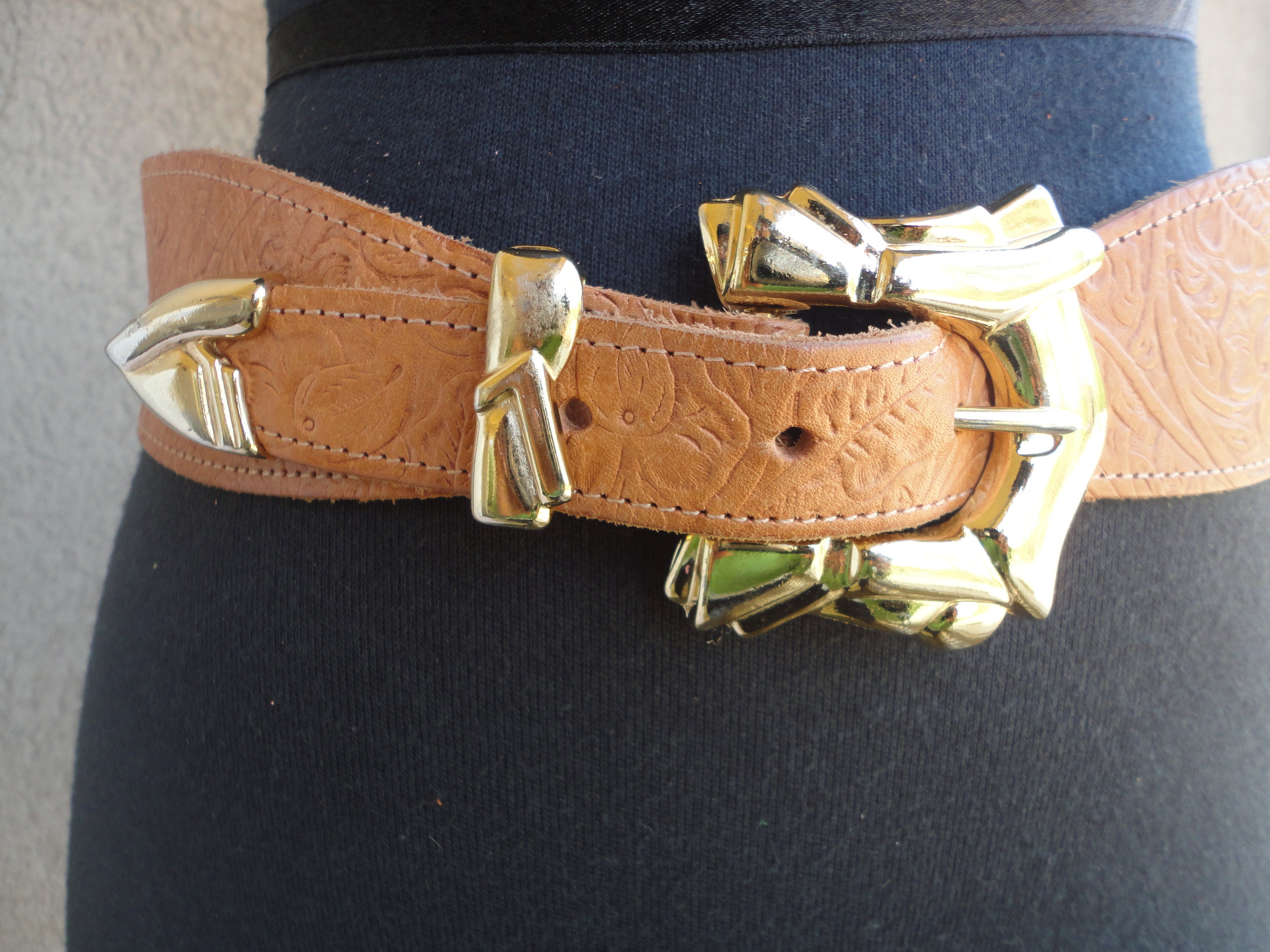 Vintage Nan lewis leather belt brown 80s Nan Lewis Black Genuine Leather Belt, Chunky Floral  main image 2