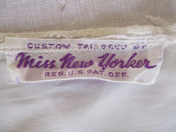 Miss New Yorker Bed Jacket - image 7