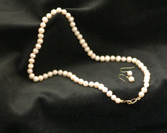 Cream Freshwater Pearl Necklace and Earring Set