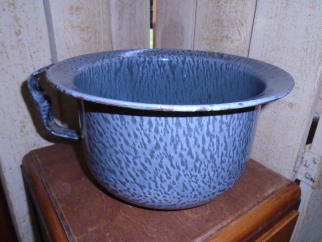 Vintage Graniteware/agateware Chamber Pot/thunder Mug Mottled Gray Etsy