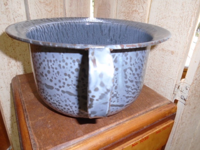 Vintage Graniteware/agateware Chamber Pot/thunder Mug Mottled Gray Etsy
