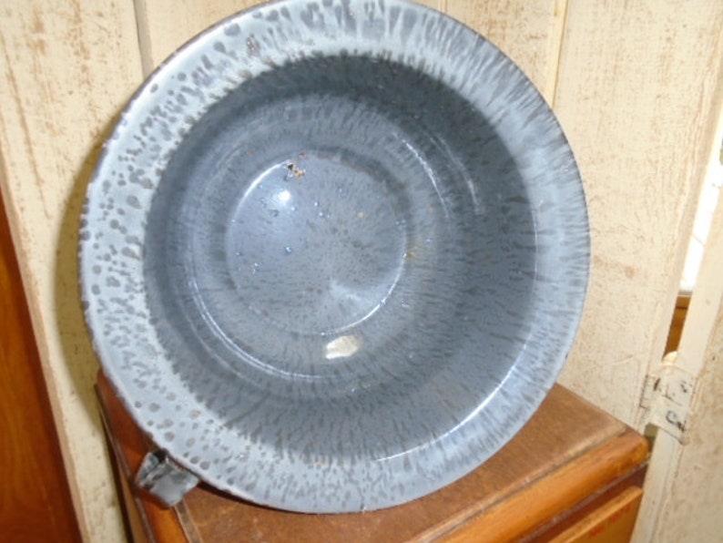 Vintage Graniteware/agateware Chamber Pot/thunder Mug Mottled Gray Etsy