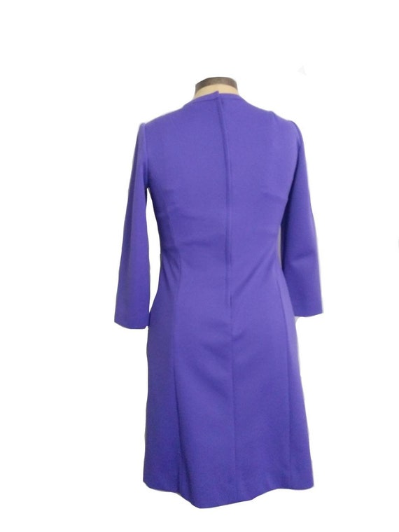 Vintage Plus Size 1960s Purple Sheath Dress by Le… - image 4