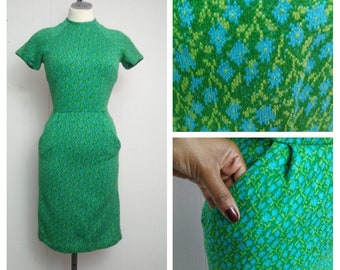 Robe droite verte à imprimé floral des années 1950/60 par Sue Brett Junior vêtements pin-up rockabilly