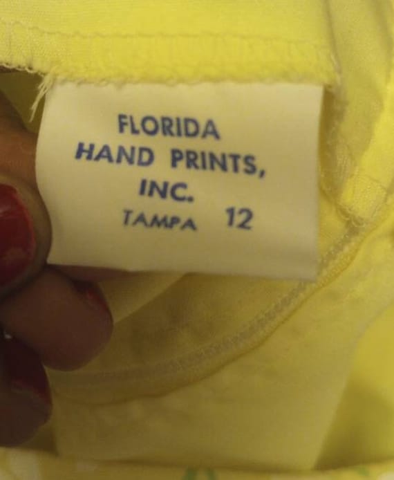Florida Hand Prints Scallop Hem Yellow Daisy Prin… - image 10