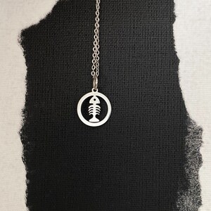 Stainless steel  FISHBONE NECKLACE - all stainless steel non tarnish hypoallergenic necklace, double sided shiny 3/4 inch fishbone