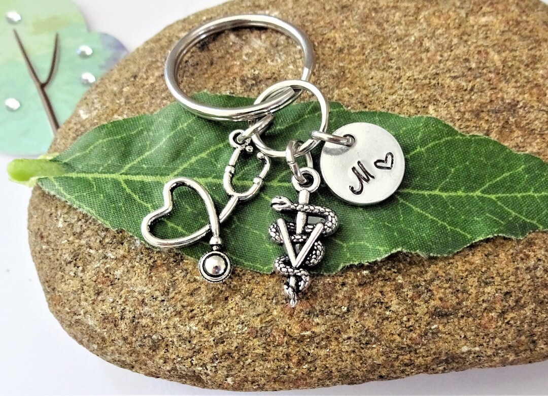 Key Chain Veterinary VETERINARIAN & Heart STETHOSCOPE Keychain Personalized With Initial ...