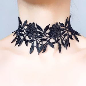 black floral lace choker necklace / gothic boho wide lace choker / vintage goth / white bridal wedding lace necklace / gift for her