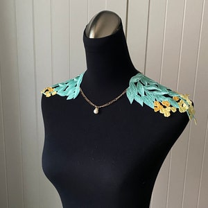 floral epaulettes Gold Statement necklace pearl charm necklace art deco shoulder accessory green yellow / boho leaves shoulder piece