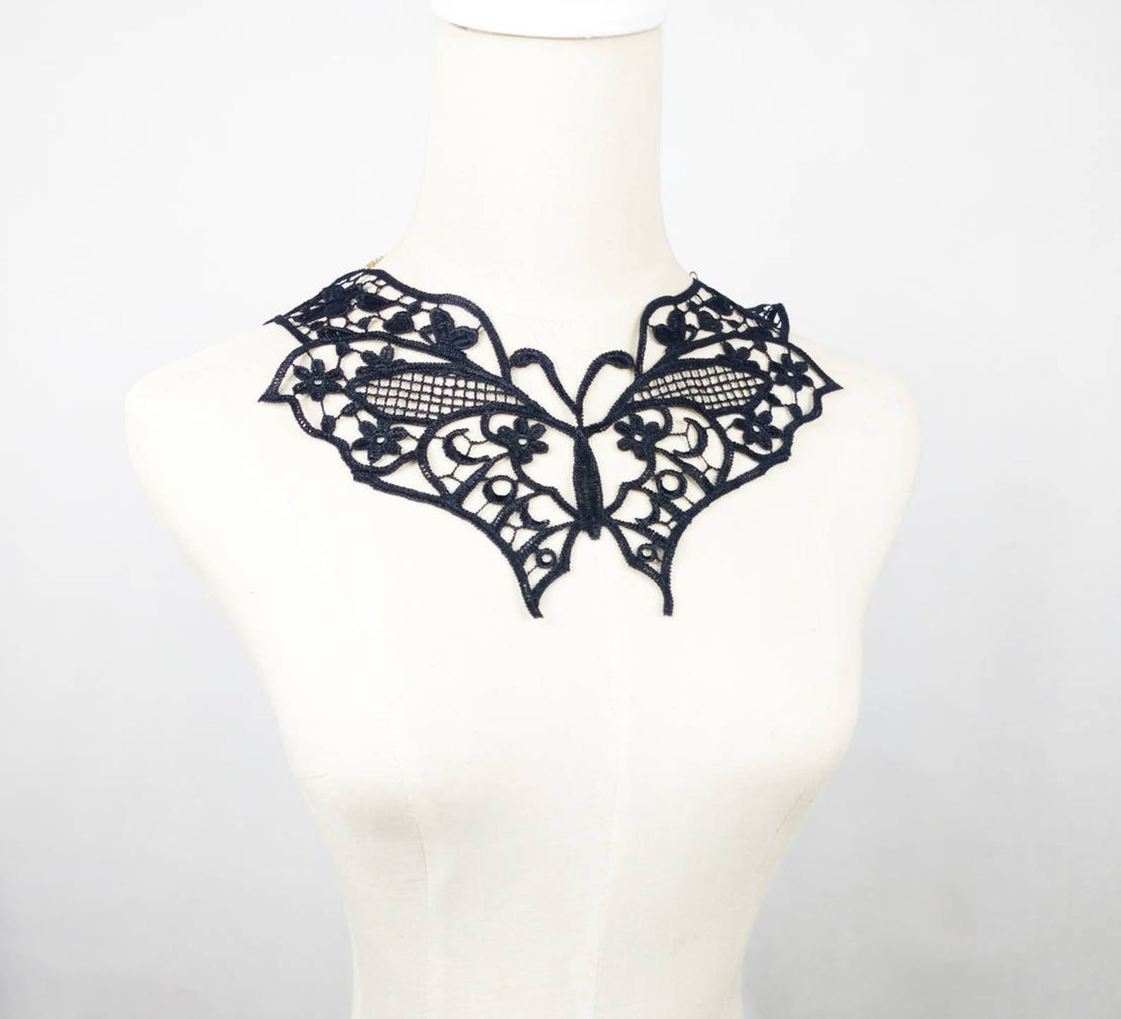 Minimalist Lace Necklace / Boho Bib Necklace Statement Etsy