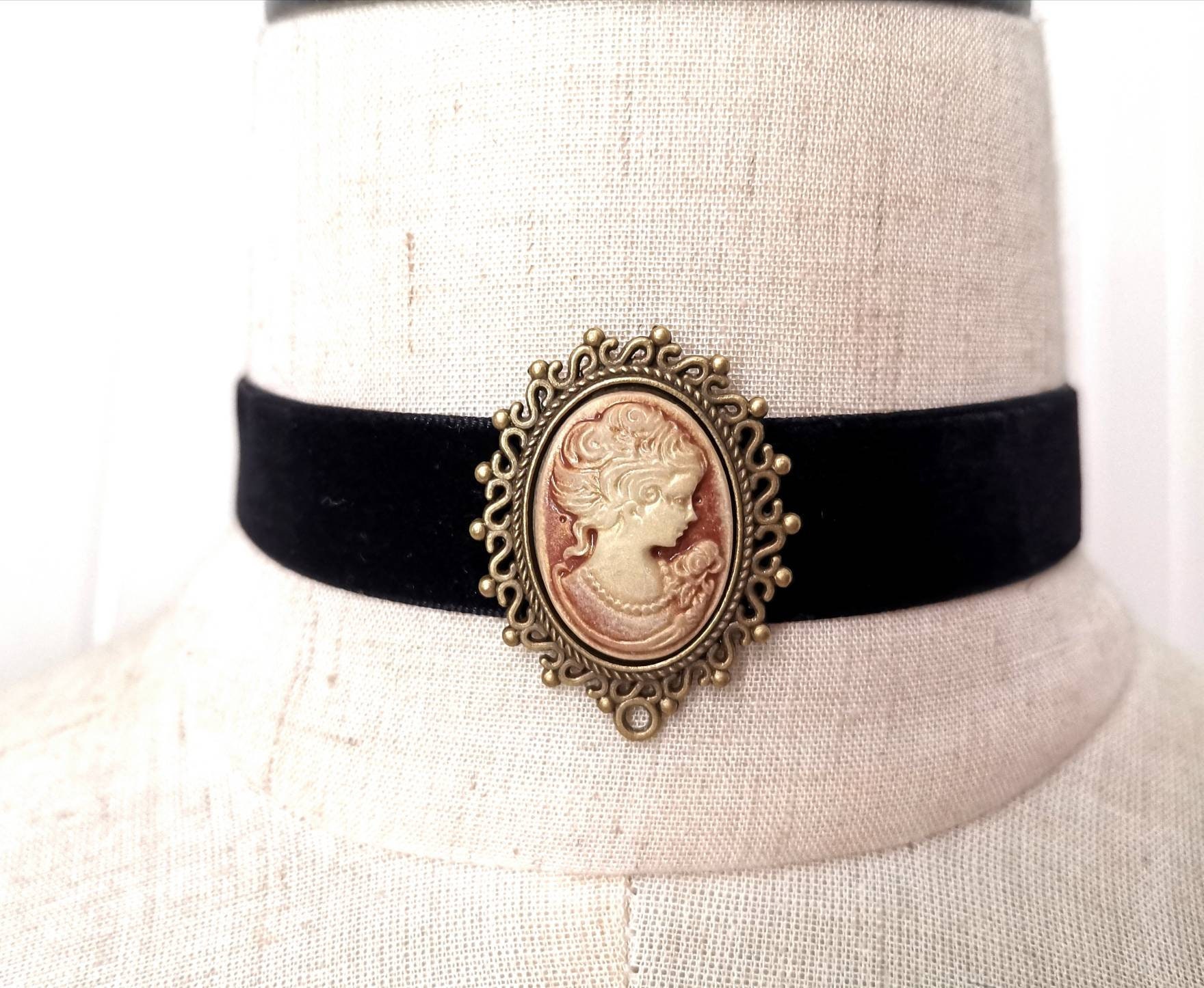 Vintage Black Velvet Cameo Choker Necklace Victorian Charm