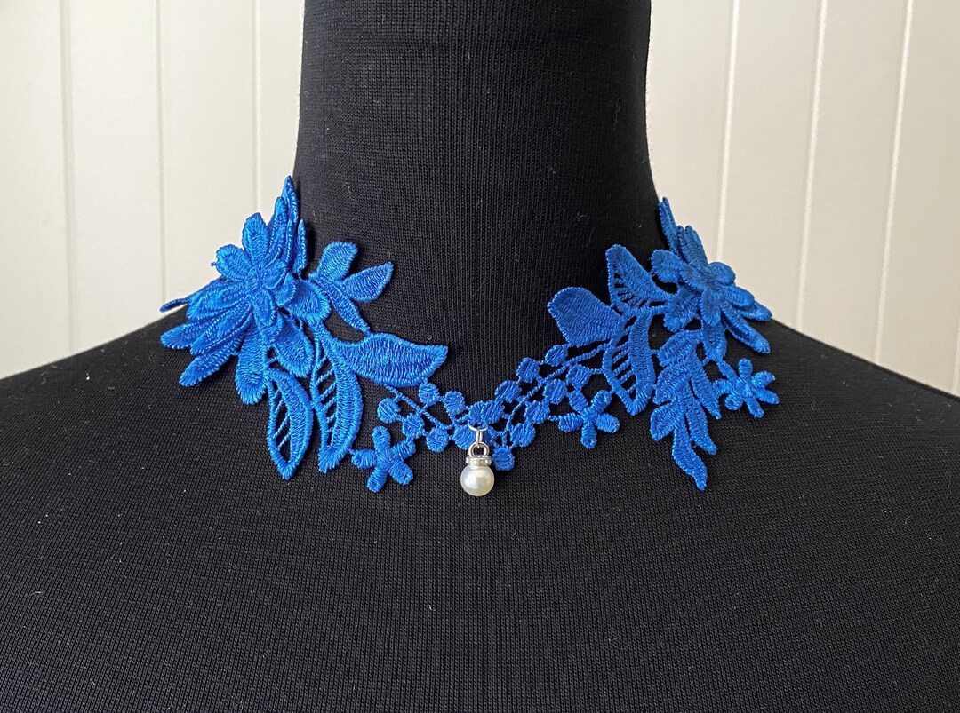 Cream Gold Lace Choker Necklace // Floral Gothic Lace Choker Statement