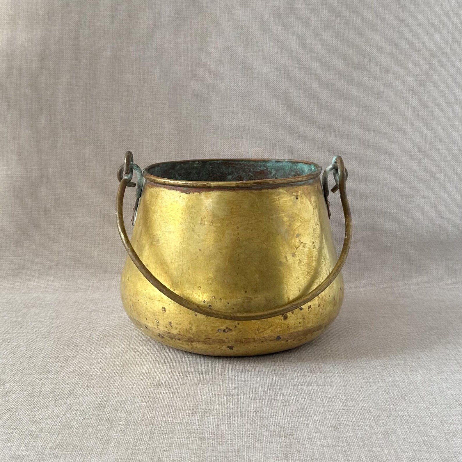 Antique Brass Cauldron With Handle, Collectible Aged Brass Bucket