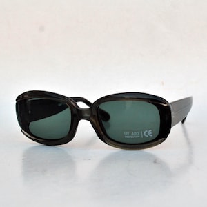 vintage Green sunglasses retro eye wear round womens club sun glasses unisex 90s y2k Italian design futuristic black lens Aviator festival