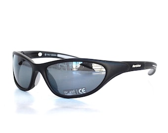 Y2K Wraparound Sunglasses Black – Sporty Slim Shield Sunglasses – UV400 Protection – 90s 2000s Matrix Style Retro Eyewear