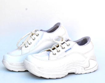 White Y2K Chunky Sneakers Platform Walking Trainers 90s 00s Style Thick Sole Sport Shoes – Techwear Streetwear Unisex size eu 39 uk 6 us 7