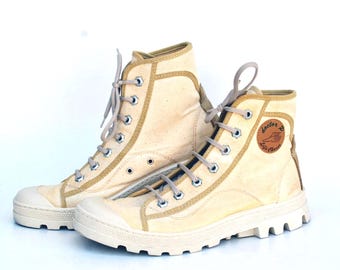 Vintage Canvas Combat Boots – Beige High Top Lace Up Boots – 90s Grunge Workwear Style – Chunky Sole Sneakers size eu 42 uk 9 us 11