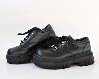 Svarta platåskor med oxfords | Grova derbyskor i lackskinn | Goth Y2K alternativa modeskor storlek 37 UK 4 US 6 creepers
